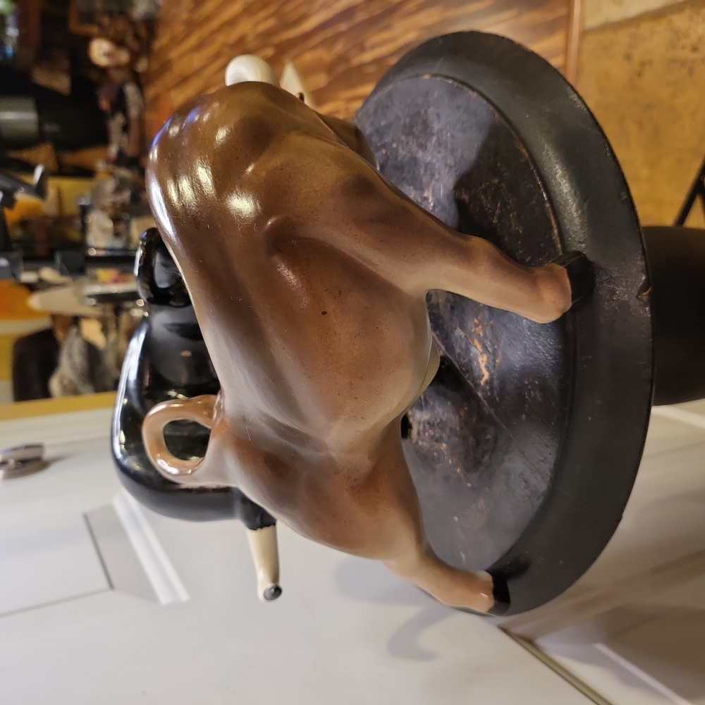 Mid Century Modern Pair of Ceramic Bulls Black and Brown - Picture 4 of 16